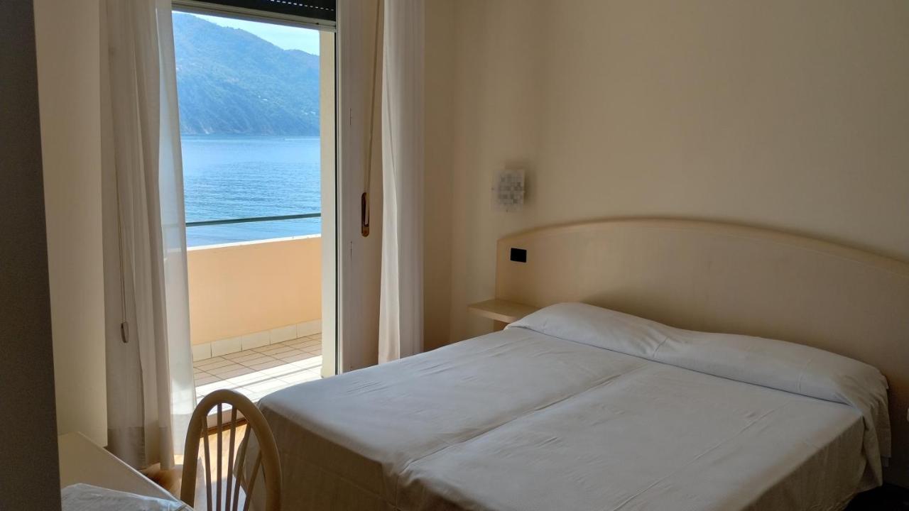 Hotel Elena Реко Екстериор снимка