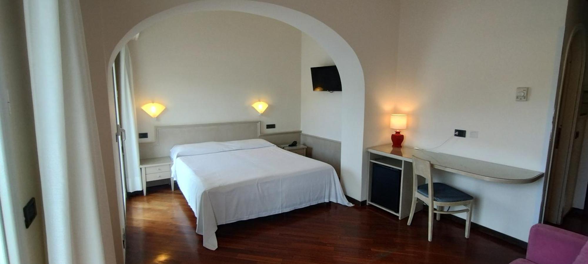 Hotel Elena Реко Екстериор снимка