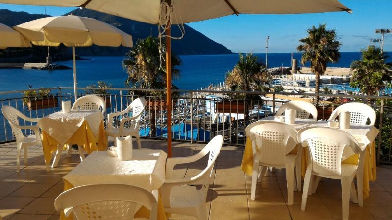 Hotel Elena Реко Екстериор снимка