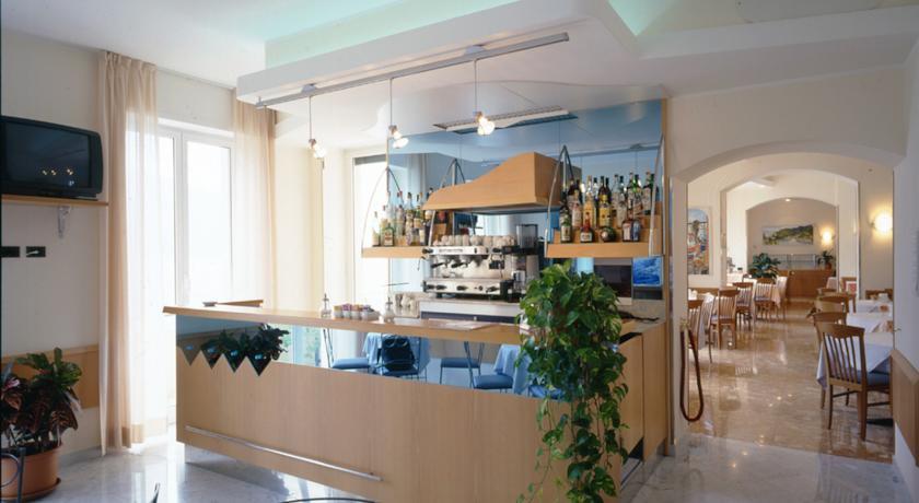 Hotel Elena Реко Екстериор снимка