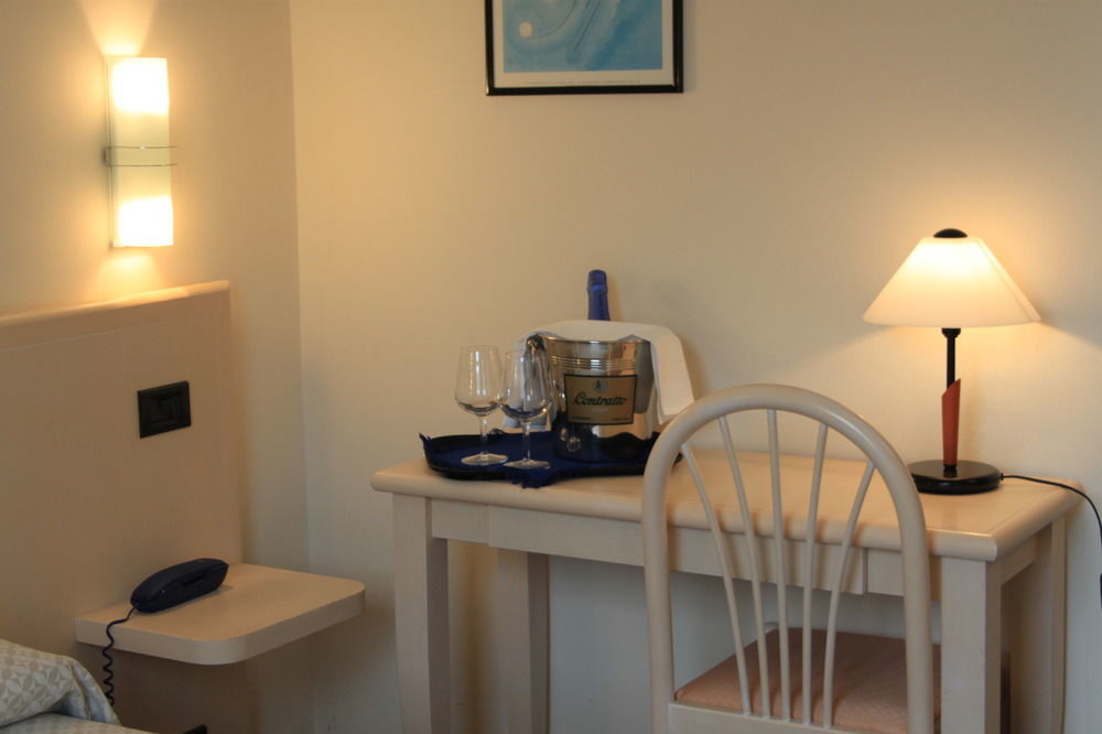 Hotel Elena Реко Екстериор снимка