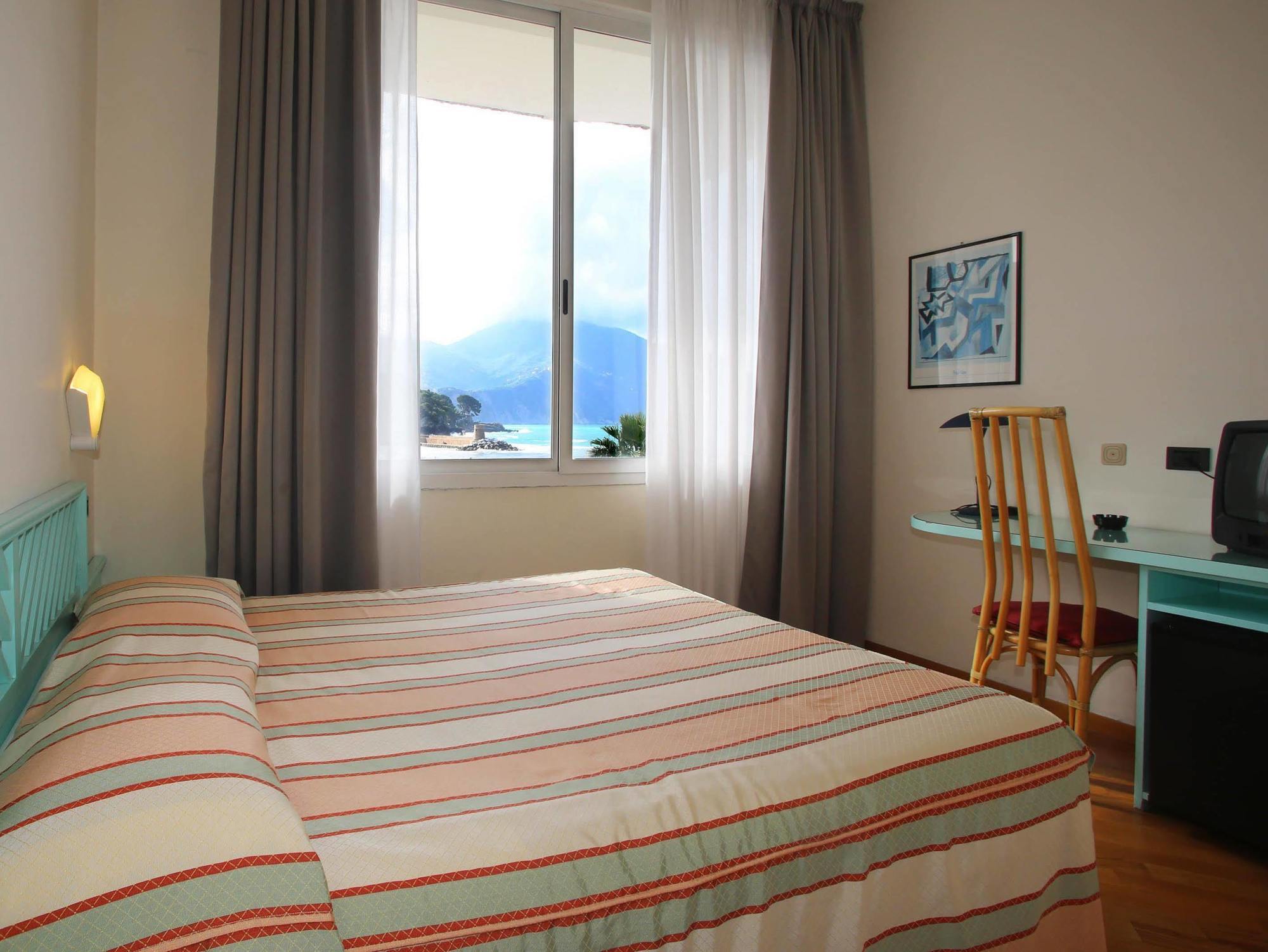 Hotel Elena Реко Екстериор снимка