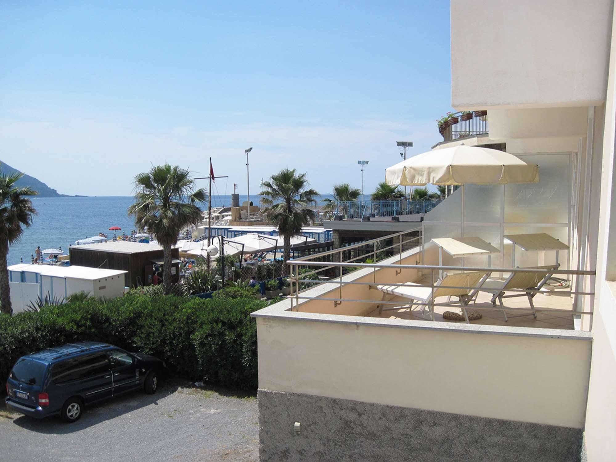 Hotel Elena Реко Екстериор снимка