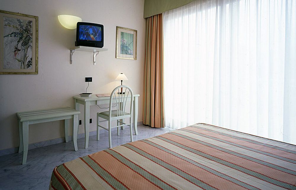 Hotel Elena Реко Екстериор снимка